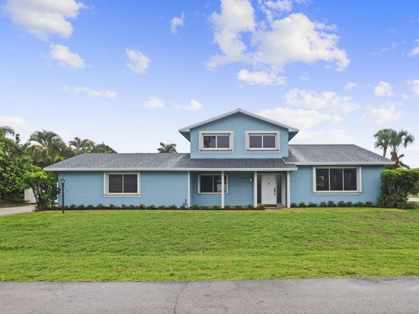 3905 Flag Drive, Palm Beach Gardens, FL 33410