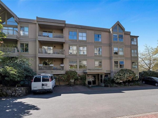 3363 Glasgow Ave , Unit 405, Saanich, BC V8X 1M5