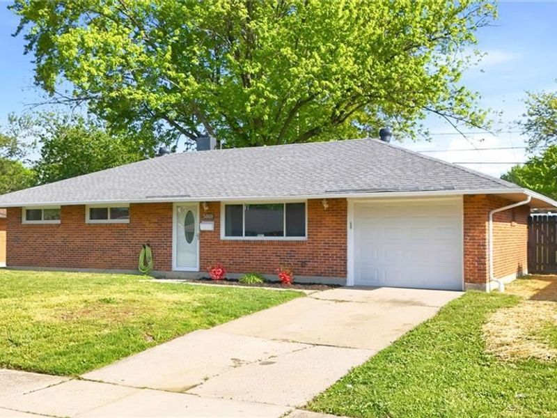 5869 Beecham Drive, Dayton, OH 45424 Photo 2