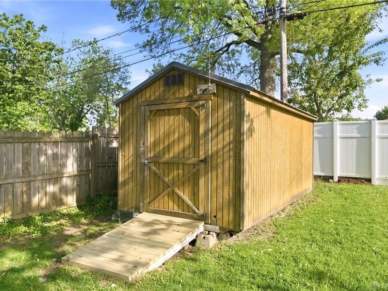 5869 Beecham Drive, Dayton, OH 45424 Photo 30