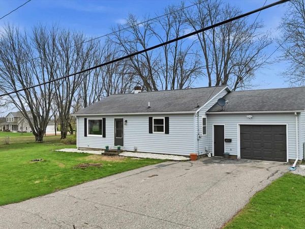 11186 MAIN STREET, Hewitt, WI 54441