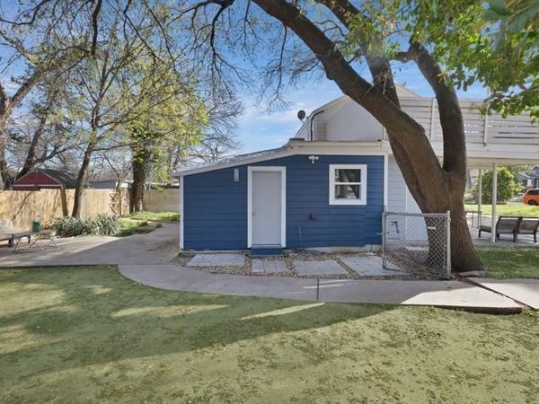 928 S Windomere Avenue, Unit B, Dallas, TX 75208