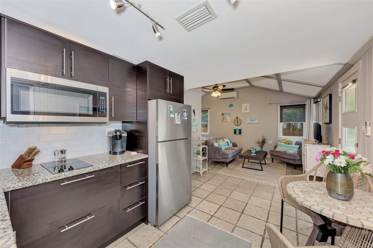 1045 40th Street, Unit A, Sarasota, FL 34234 Photo