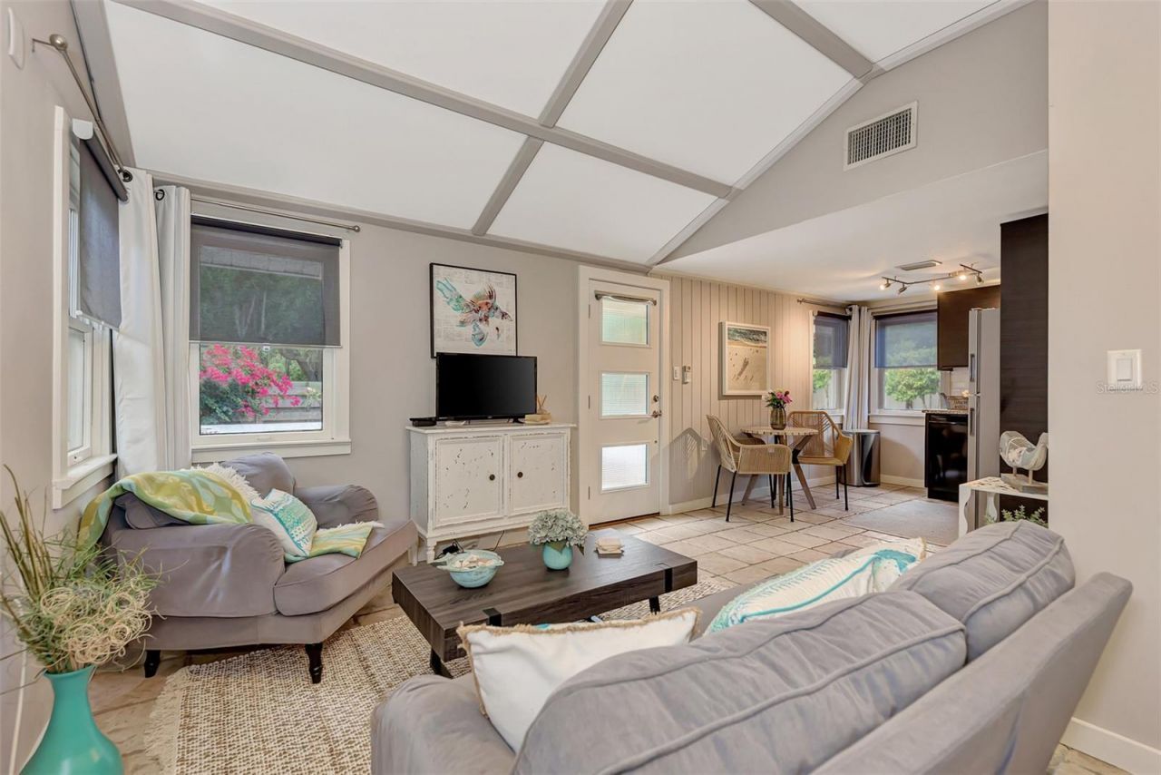 1045 40th Street, Unit A, Sarasota, FL 34234 Photo