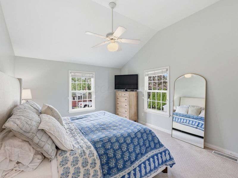 1632 Grenoble Road, Columbus, OH 43221 Photo 16