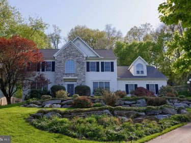 1032 SUNWOOD LANE, LANCASTER, PA 17601