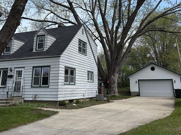 1226 S 104 STREET, West Allis, WI 53214