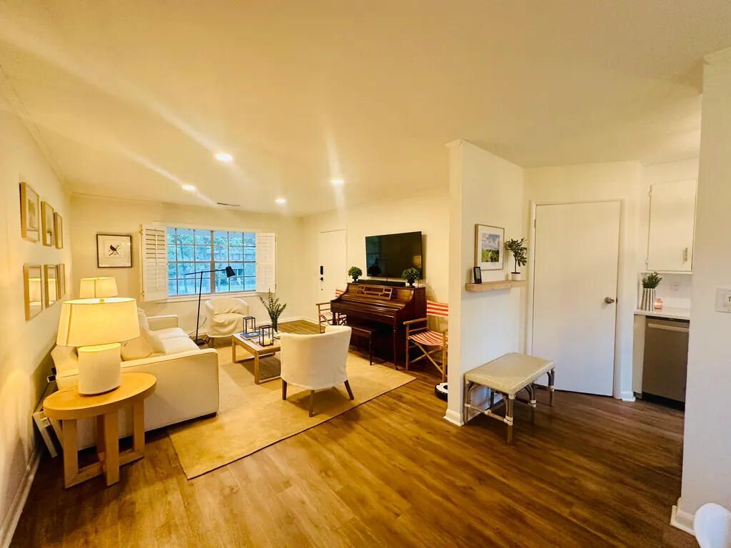 936 Lansing Drive Photo 4