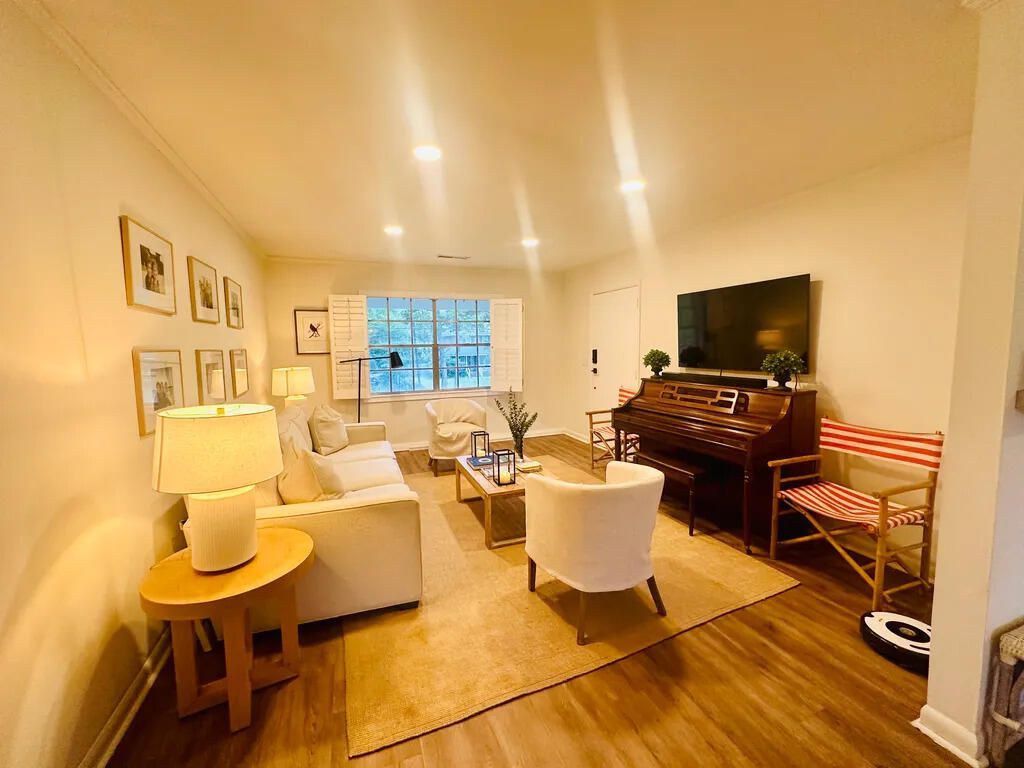 936 Lansing Drive Photo 6