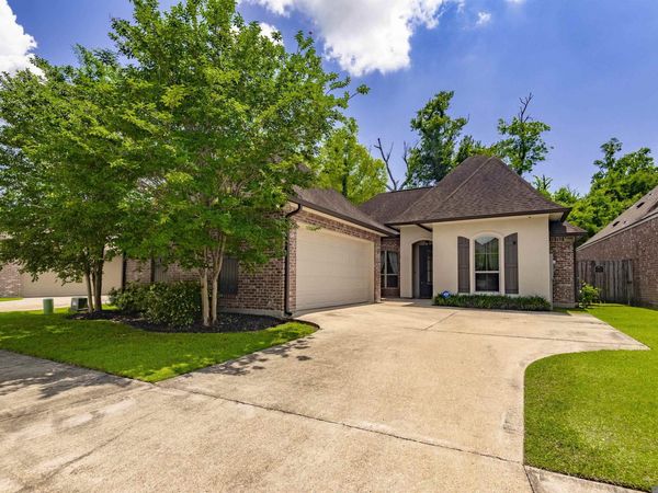 8316 Seville Ct, Baton Rouge, LA 70820