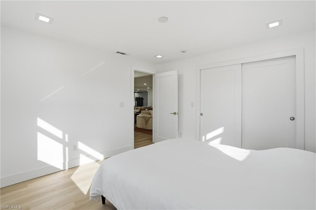 1040 Kings Crown Dr, Sanibel, FL 33957 Photo