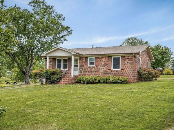 541 Cooper St , Smithville, TN 37166