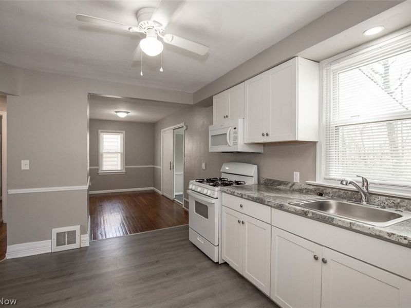 32610 Willowick Drive, Willowick, OH 44095 Photo 4