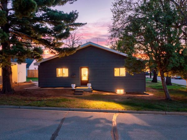 687 4th Avenue NW, New Brighton, MN 55112