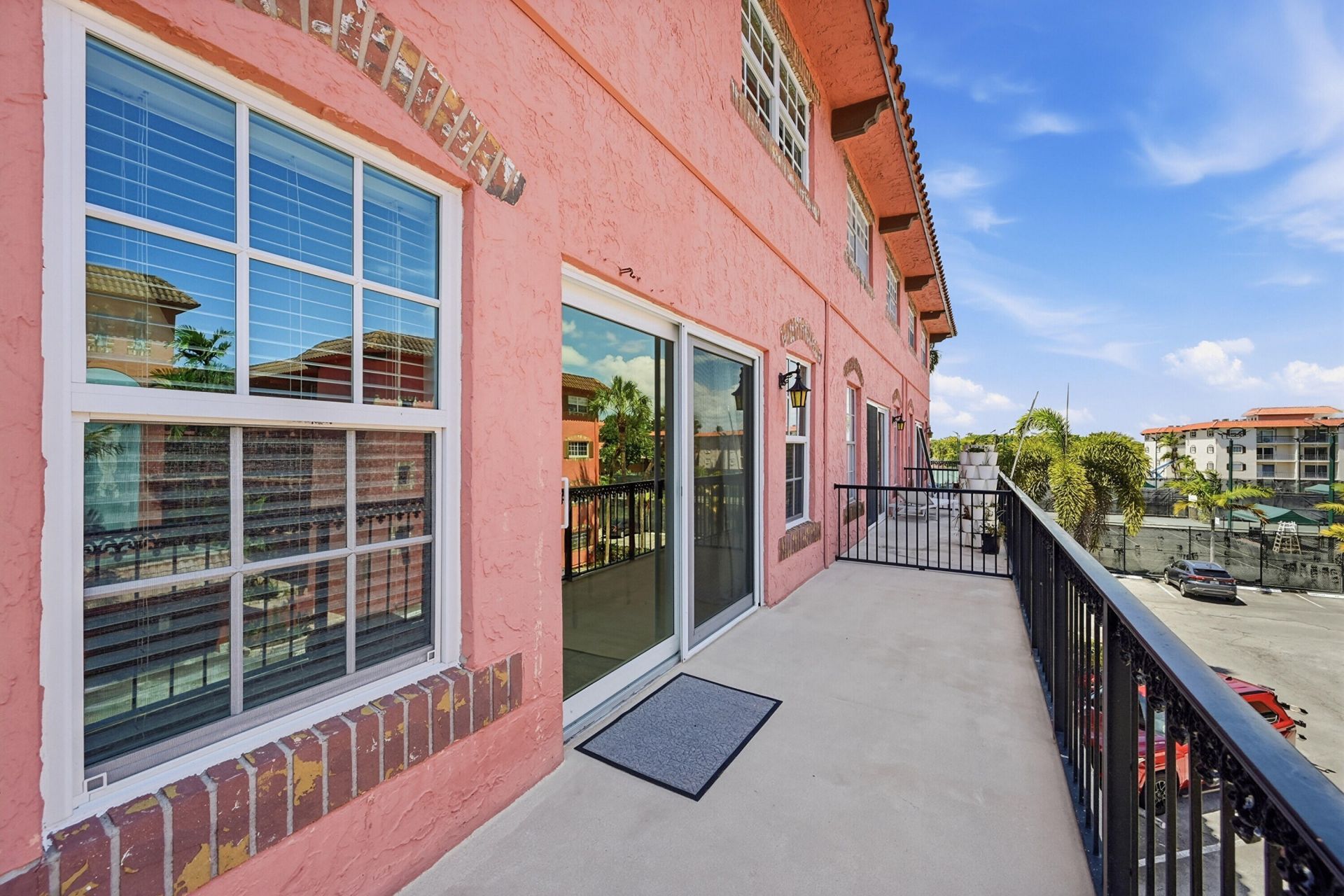 670 Tennis Club Drive, Unit 303, Fort Lauderdale, FL 33311 Photo