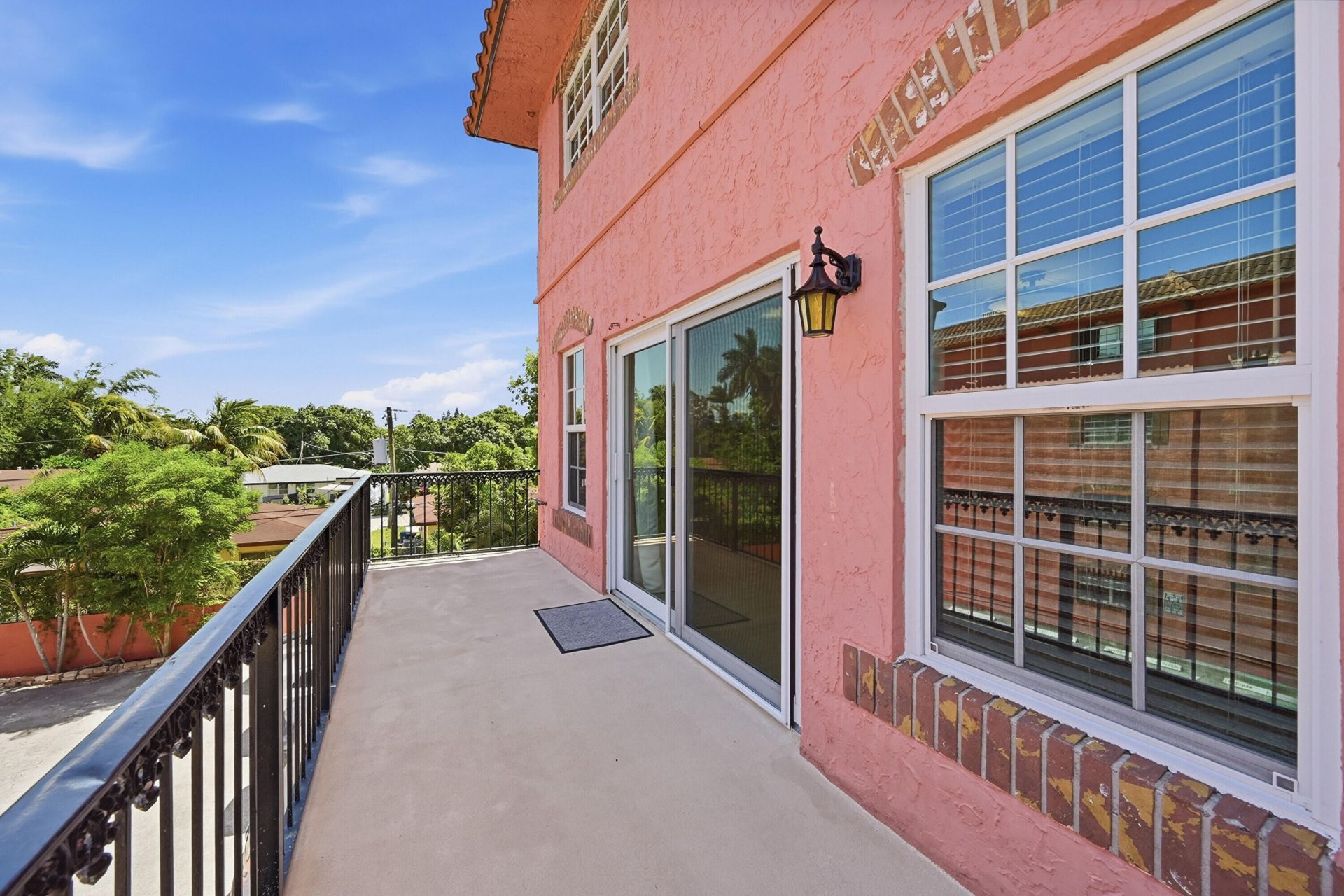 670 Tennis Club Drive, Unit 303, Fort Lauderdale, FL 33311 Photo