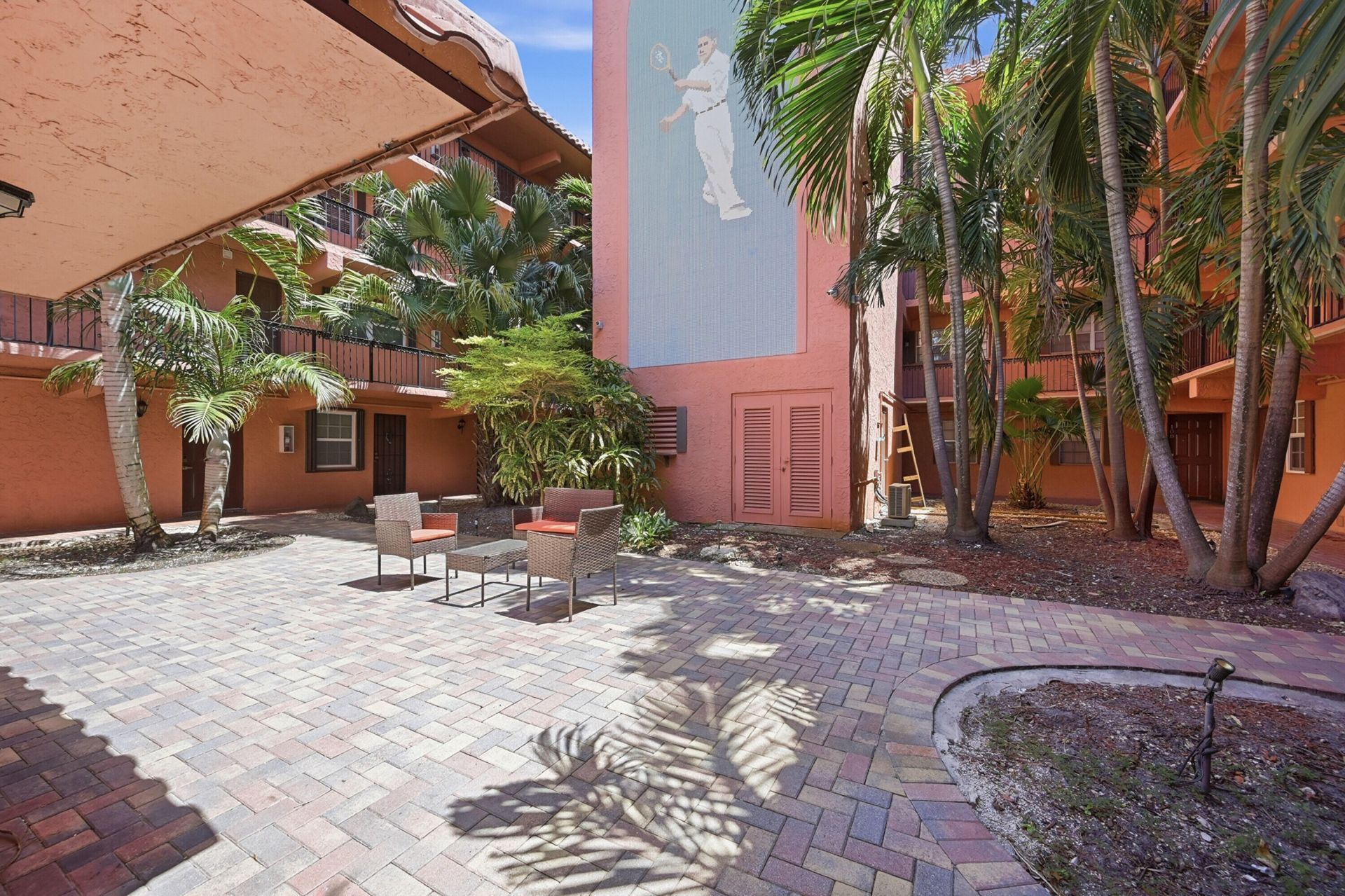 670 Tennis Club Drive, Unit 303, Fort Lauderdale, FL 33311 Photo