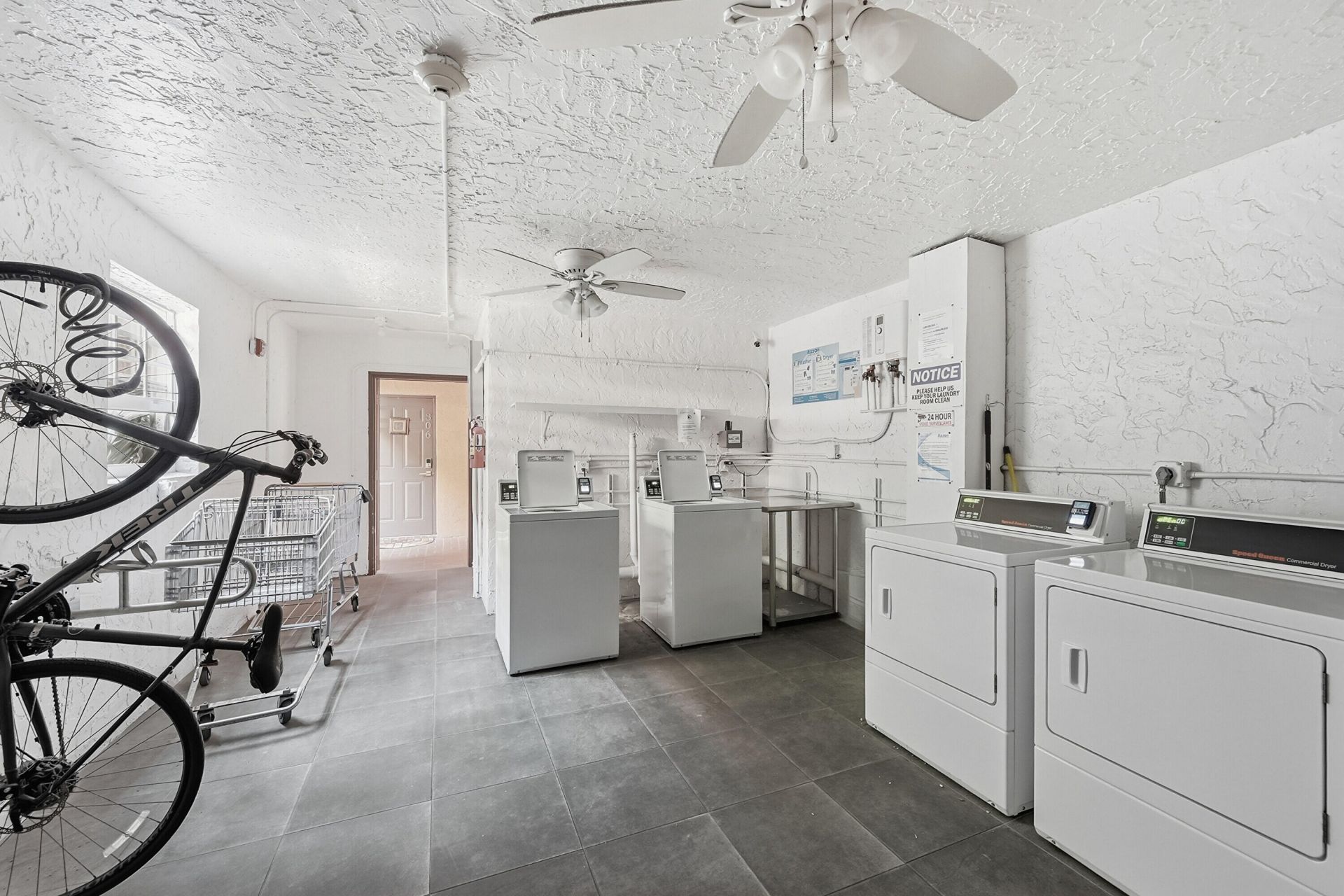 670 Tennis Club Drive, Unit 303, Fort Lauderdale, FL 33311 Photo