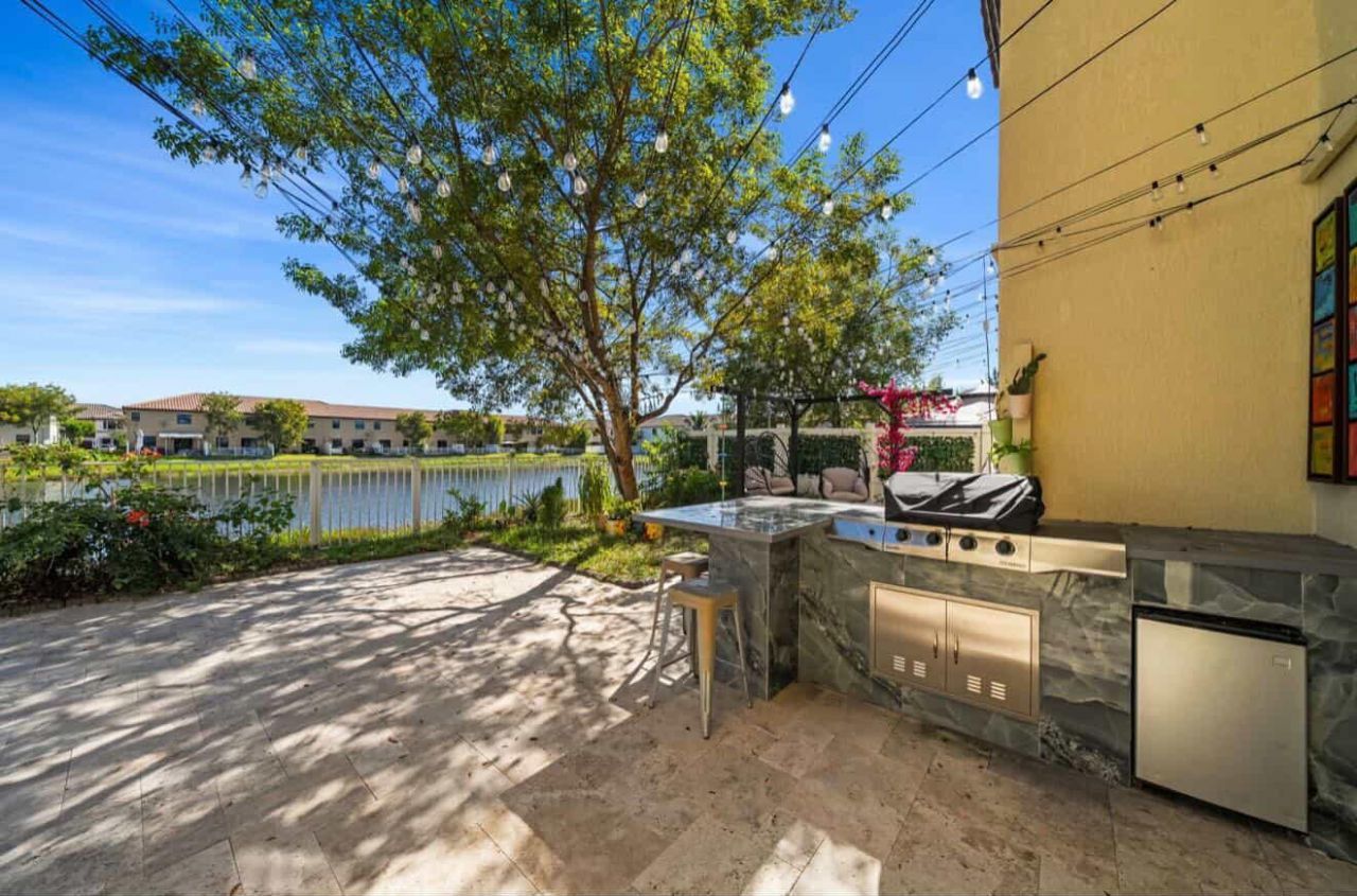 9331 W 35th Avenue, Hialeah, FL 33018 Photo