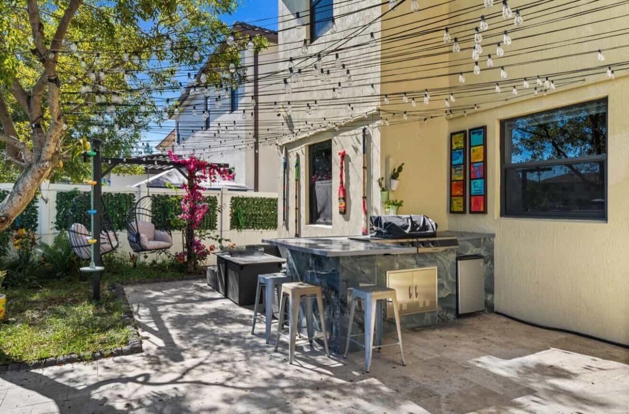 9331 W 35th Avenue, Hialeah, FL 33018 Photo