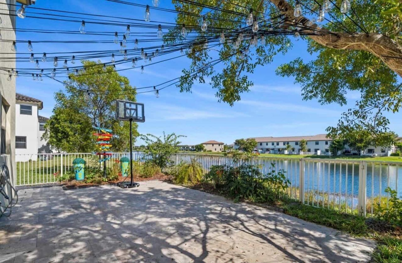 9331 W 35th Avenue, Hialeah, FL 33018 Photo