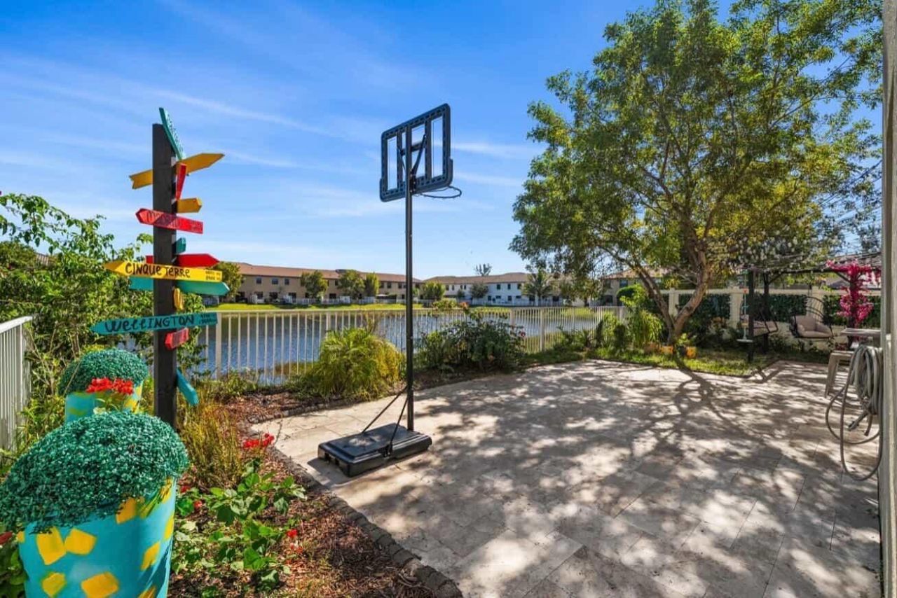 9331 W 35th Avenue, Hialeah, FL 33018 Photo