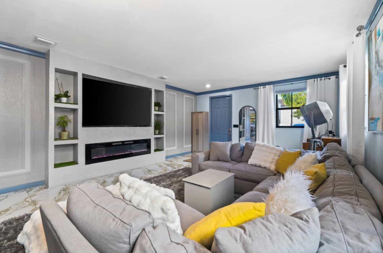 9331 W 35th Avenue, Hialeah, FL 33018 Photo