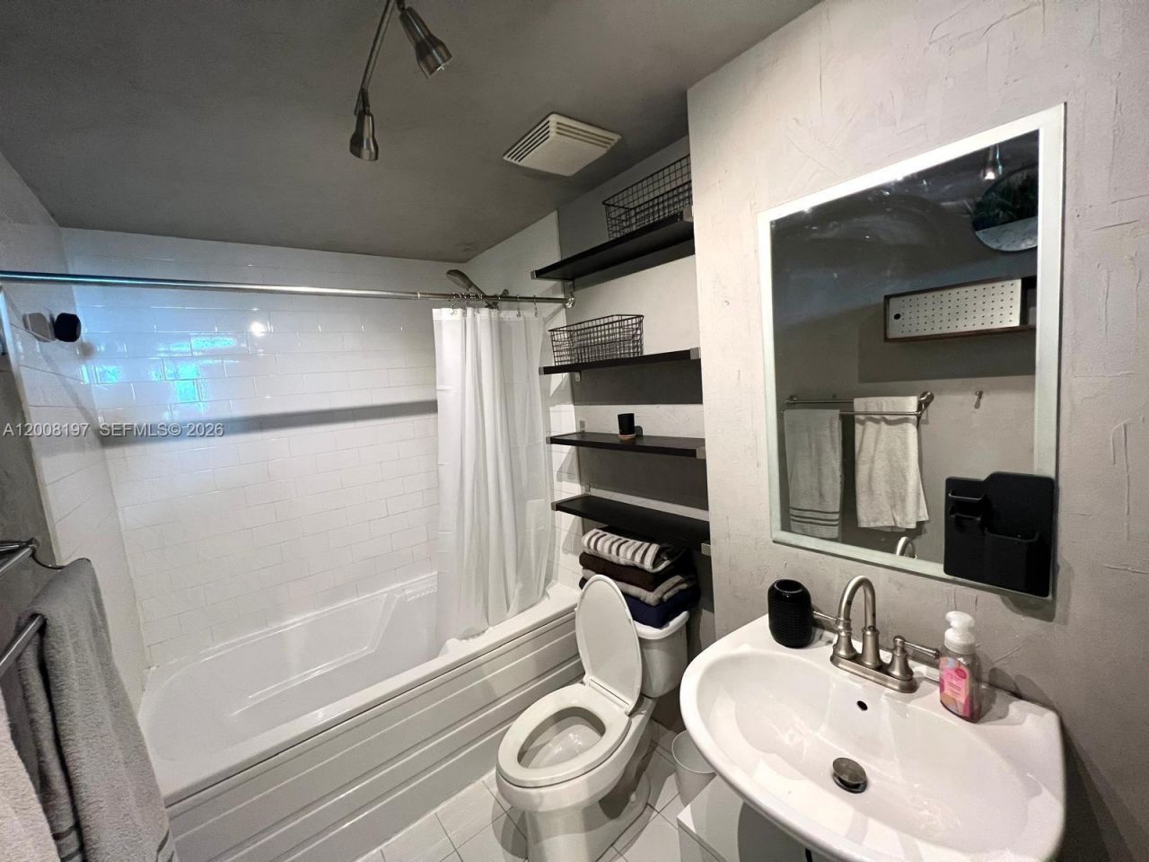 690 SW 1st Ct , Unit 1934, Miami, FL 33130 Photo