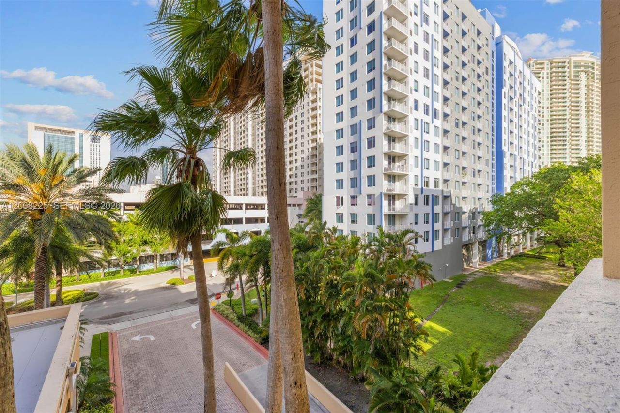 520 SE 5th Ave , Unit 3305, Fort Lauderdale, FL 33301 Photo