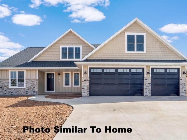 N8871 KILLARNEY WAY, Menasha, WI 54952