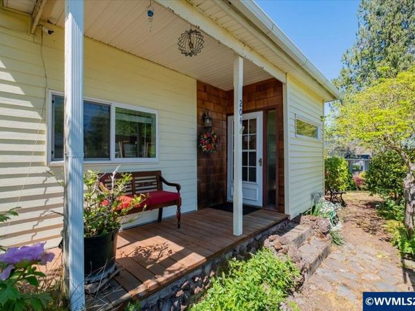 204 N 3rd St, Jefferson, OR 97352