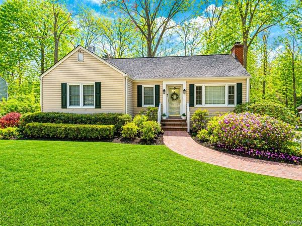 6 Huyler Road, Setauket, NY 11733