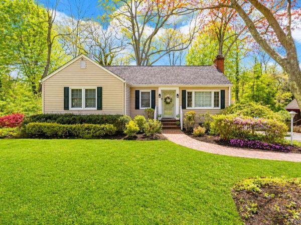 6 Huyler Road, Setauket, NY 11733