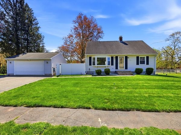 82 Pleasant Dr, Agawam, MA 01030