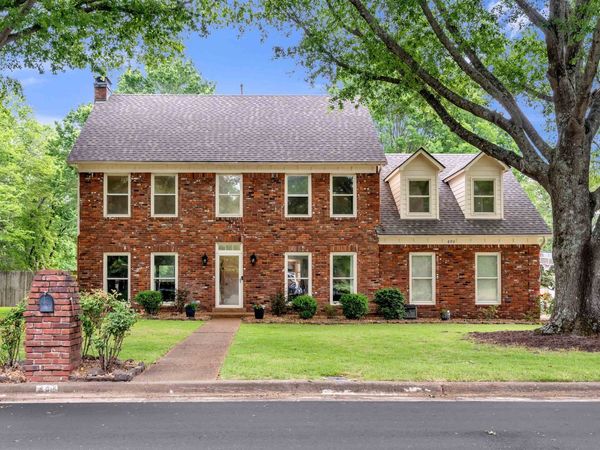 690 ROLLING OAKS DR, Collierville, TN 38017