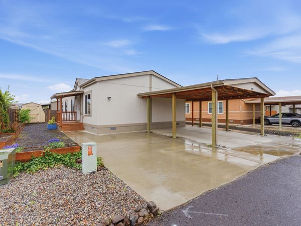 10510 W Richland Rd, Cheney, WA 99004