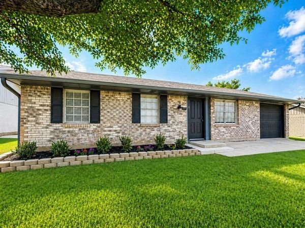 409 Starling Drive , Mesquite, TX 75149