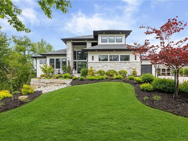 10114 W 152ND Terrace, Overland Park, KS 66221