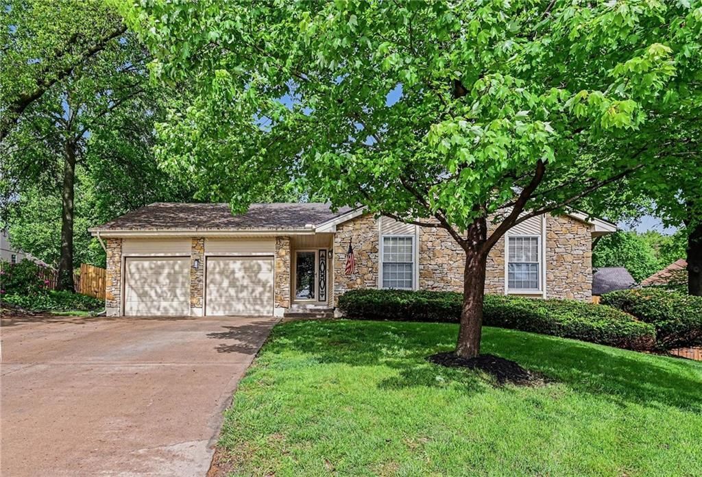 1026 NE 97th Place, Kansas City, MO 64155 Main Photo