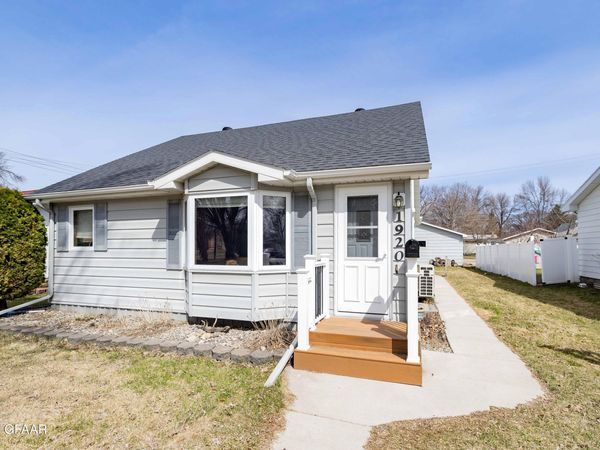 1920 9TH Avenue N, Grand Forks, ND 58201