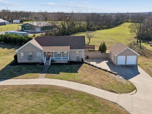 517 Nichols Ln , Gallatin, TN 37066