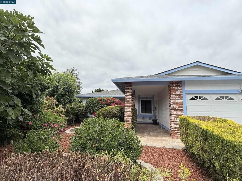 2175 Sugartree Dr, Pittsburg, CA 94565 Main Photo