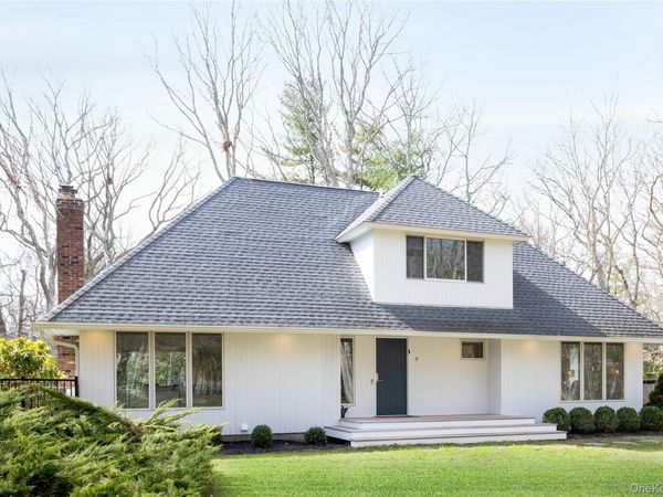 5 Skyes Neck Court, East Quogue, NY 11942