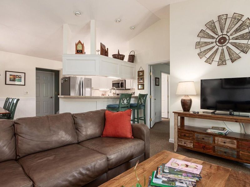 669 Kensington Drive , Heath, OH 43056 Photo 8