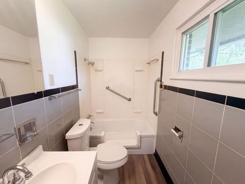 924 Miriam Drive W, Columbus, OH 43204 Photo 12