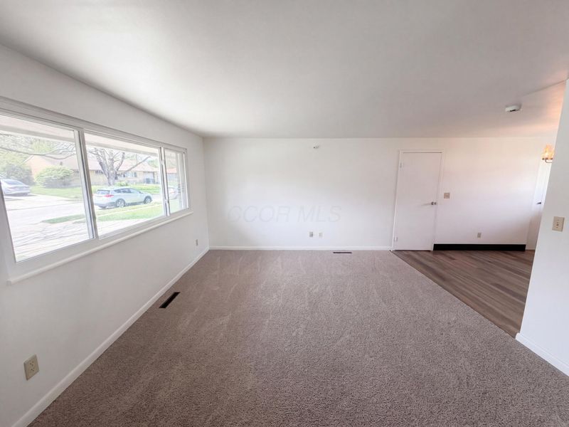 924 Miriam Drive W, Columbus, OH 43204 Photo 9