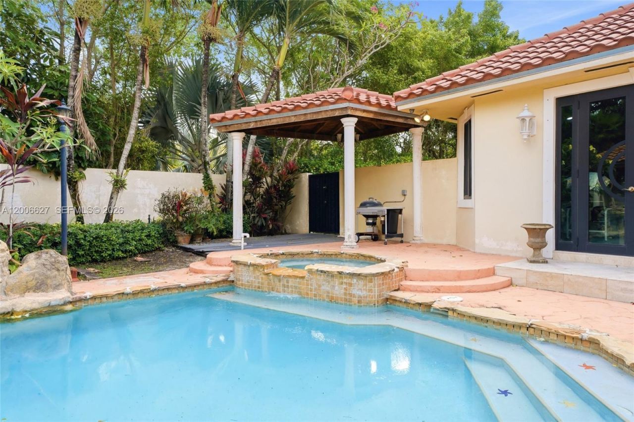 9898 NW 133rd St , Hialeah Gardens, FL 33018 Photo
