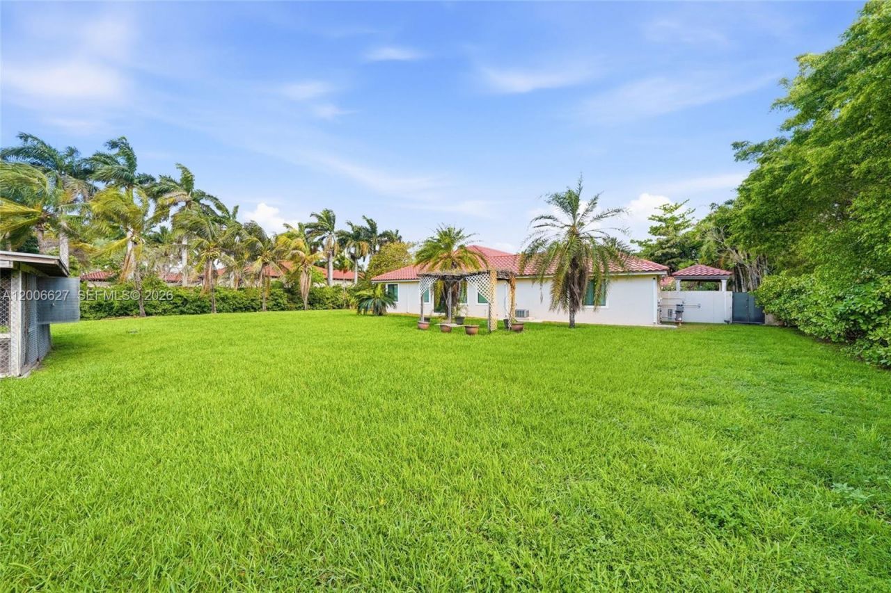 9898 NW 133rd St , Hialeah Gardens, FL 33018 Photo