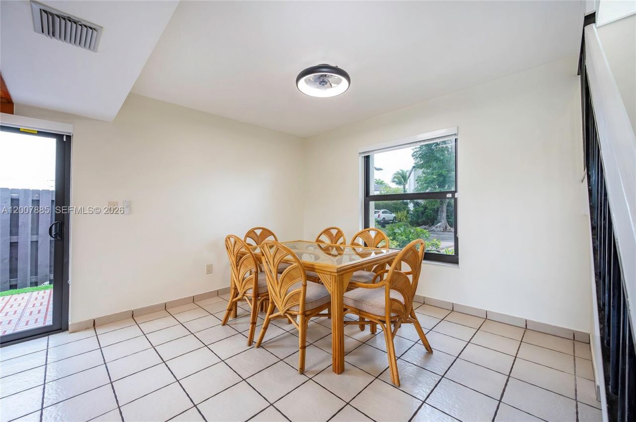 10340 NW 5th Ter, Unit 1-26, Miami, FL 33172 Photo