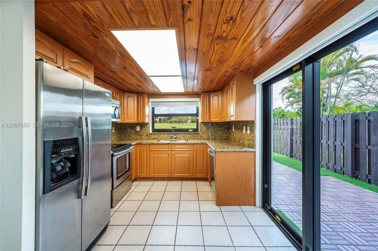 10340 NW 5th Ter, Unit 1-26, Miami, FL 33172 Photo